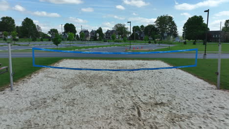 Drohnenaufnahme-Eines-Sand-Volleyballplatzes-In-Pennsylvania