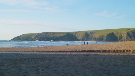 Beautiful-Sandy-Beach-At-Holywell-Beach-And-Bay-In-Cornwall,-England---wide,-static