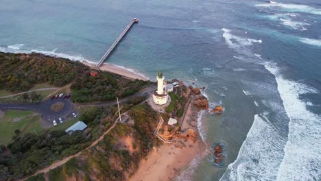 Circling-drone-footage-of-the-lightouse-at-Point-Lonsdale,-Victoria,-Australia