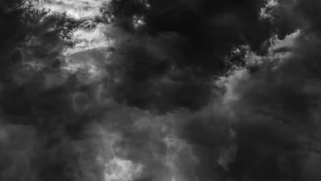 Dunkelgraue-Wolken-Mit-Blitzeinschlägen-Und-Gewittern