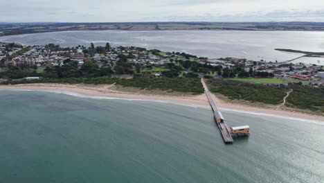 Rising-and-reverseing-drone-footage-of-the-Queenslcliff-South-Pier