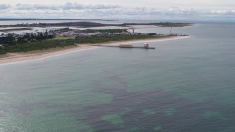 Lowering-aerial-footage-over-the-Queenslcliff-South-Pier