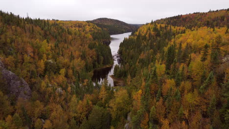 Drone-Aerial-view-of-Aiguebelle-National-Park-Fall