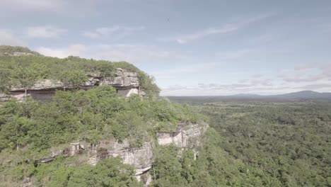 Cerro-Azul,-Guaviare,-Colombia,-Top-of-the-Chiribiquete-Range---aerial-drone-shot