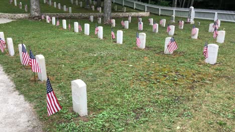 Motionlapse-Timelapse-of-unknown-soldier-graves-in-Mackinac-Island,-Michigan