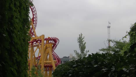 Roller-coaster-looping-on-his-track-on-a-cloudy-day
