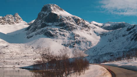 Atemberaubende-Kamerafahrt-In-Der-Nähe-Von-Tromso