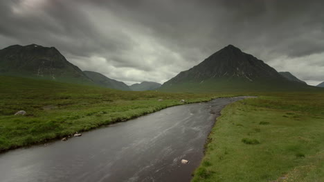 Stunning-timelapse-of-a-river-in-Glencoe,-Scotland