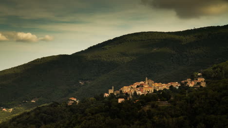 Stunning-timelapse-of-a-mountainside-town-on-the-island-of-Elba,-Italy