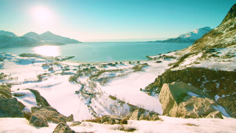 Impresionante-Travelling-Cinematográfico-De-Derecha-A-Izquierda-De-Grotfjord,-Noruega