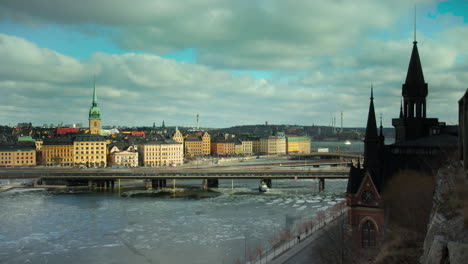 Vista-De-Lapso-De-Tiempo-Hacia-Gamla-Stan-En-Estocolmo