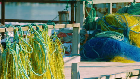 Fischernetze-Aufhängen-Fischernetze-Aufhängen