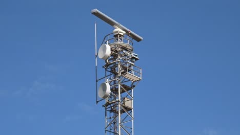 Antena-Giratoria-De-Radar-Marino-De-Banda-X