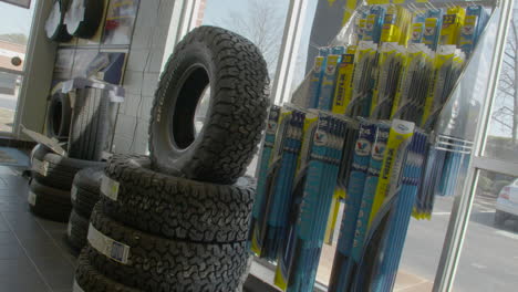 Neumáticos-En-Una-Tienda-De-Neumáticos
