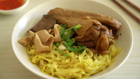 Egg-noodles-served-dry-with-braised-duck---Asian-food-style