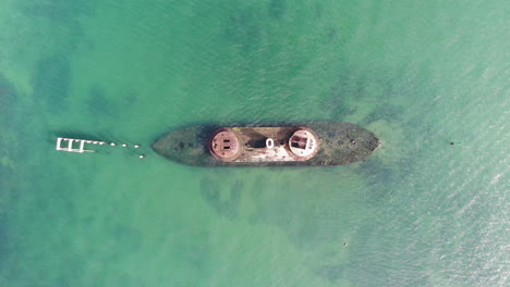 The-sunken-HMAS-Cererus-off-of-the-coast-of-Black-Rock,-Melbourne,-Australia