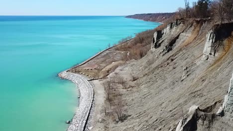 Aerial-view-Of-The-Cliffs-At-The-Scarborough-Bluffs,-Canada,-Toronto-Ontario