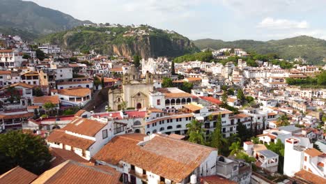 Taxco-Es-Una-Ciudad-En-El-Estado-De-Guerrero,-Famosa-Por-La-Arquitectura-Colonial-Española