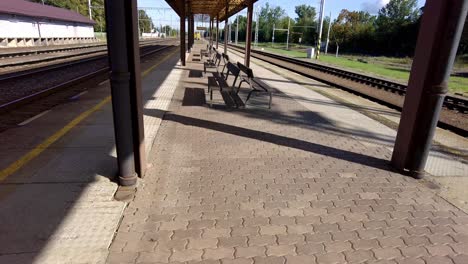 Quiet-atmosphere-of-the-train-station.-transportation-business