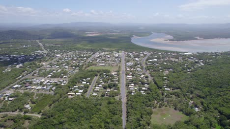 Vegetated-Townscape-On-The-Riverbank-Of-Endeavour-River-In-Cooktown,-North-Queensland,-Australia