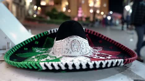 Traditional-Mexican-sombrero-with-it-three-simbolic-colors