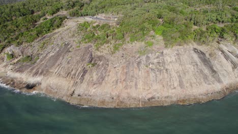 Drone-Flying-Towards-Rex-Lookout-Along-Captain-Cook-Highway-In-Wangetti,-Queensland,-Australia