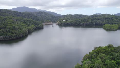 Aerial-View-Of-Lake-Morris-Copperlode-Dam-In-Cairns,-North-Queensland,-Australia---drone-shot