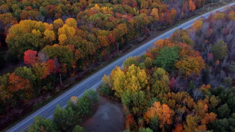 Pan-over-a-road-in-Maine-during-the-Fall