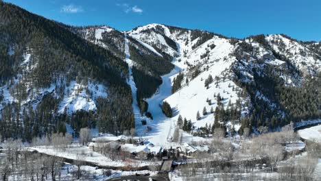 Aussicht-Auf-Alpine-Skipisten-In-Sun-Valley-Resort-Town,-Central-Idaho,-Vereinigte-Staaten