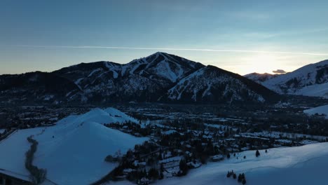 Blue-Sunrise-Sky-In-Winter-Over-Stanley,-Idaho,-USA
