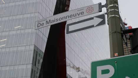Traffic-Sign-Post-Along-Boulevard-De-Maisonneuve-In-Quebec-City,-Canada