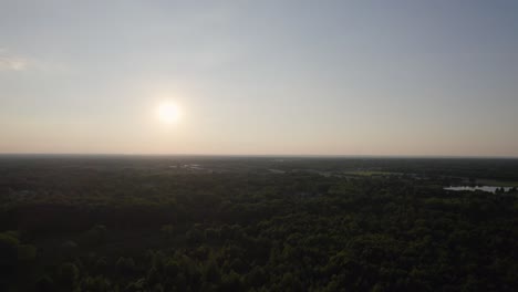 Aerial-Shot-Of-Clear-Beautiful-Sunset-In-wide-Green-Landscape,-Ohio
