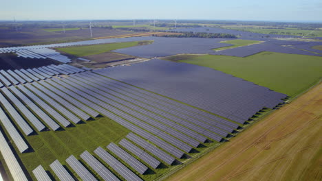 Large-Expansive-Solar-Farm-On-Countryside