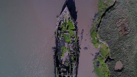 Decaying-Shipwreck-Remains-and-Ruins-in-River-Blackwater,-Essex,-UK---Aerial