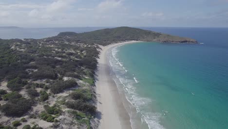 Idyllic-Seascape-At-Wreck-Beach-In-Great-Keppel-Island,-Queensland,-Australia---aerial-drone-shot