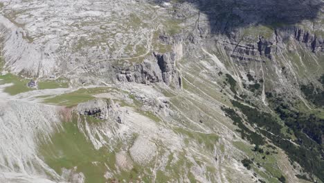 Drohnenaufnahme-Der-Dolomiten-Gebirgskette-In-Italien,-Die-Teil-Der-Südlichen-Kalksteinalpen-Ist