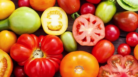 Draufsichthintergrund-Mit-Tomaten