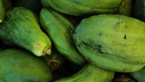 Papaya-Orgánica-Fresca-Sin-Madurar-Para-Vegetales-De-La-Granja-Primer-Plano
