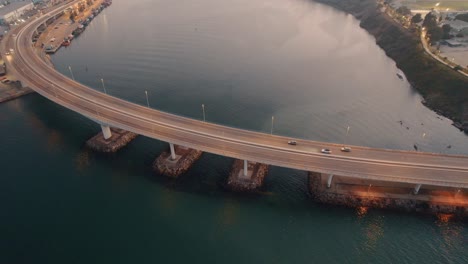 Luftbild-Die-Brücke,-Die-Die-Stadt-Mit-Dem-Hafen-Von-Algeciras-Verbindet