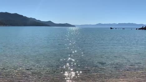 Shimmering-Lake-scenery-calming-the-mind-and-spirit
