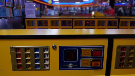Preis-Bingo-Maschinen-In-Einer-Spielhalle