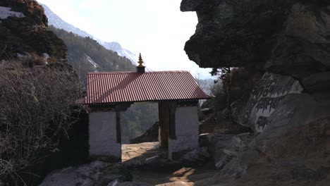 Ein-Eingang-Zu-Einer-Stadt-Entlang-Des-Trekkingpfads-Zum-Everest-Basislager