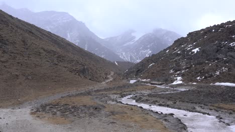 Eine-Schneebö-In-Den-Himalaya-Bergen-In-Der-Everest-Region-Von-Nepal