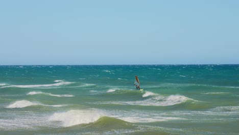 Wind-surfer-at-the-sea