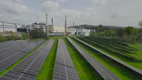Sistema-Ecológico-Para-Convertir-La-Energía-Solar-En-Energía-Eléctrica-Los-Paneles-Solares-Se-Colocan-En-Filas