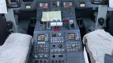 Cockpit-view-of-a-medium-size-jet
