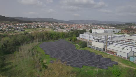 Industrielle-Alternativenergie.-Sonnenkollektoren-In-Der-Fabrik