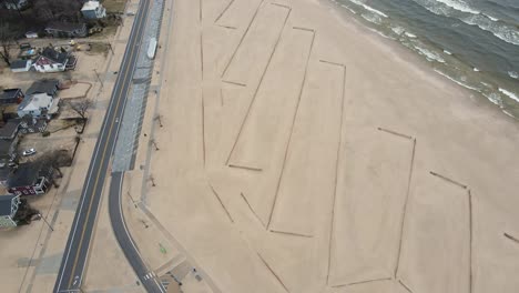 Sandzäune-Geben-Strukturelle-Unterstützung-An-Einem-Strand-In-Muskegon
