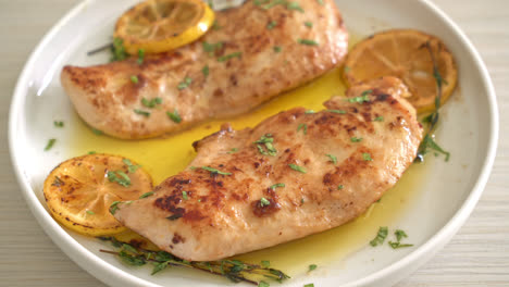 grilled-chicken-with-butter,-lemon-and-garlic
