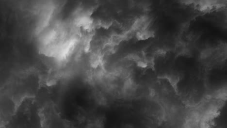 4k-Gewitter,-Schwerer-Blitzsturm-In-Grauen-Wolken